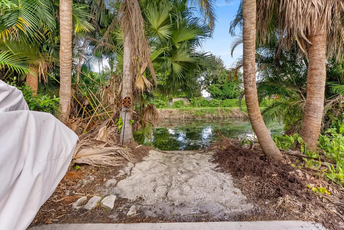 08-8 at 6515 Riparian Road, Atlantis