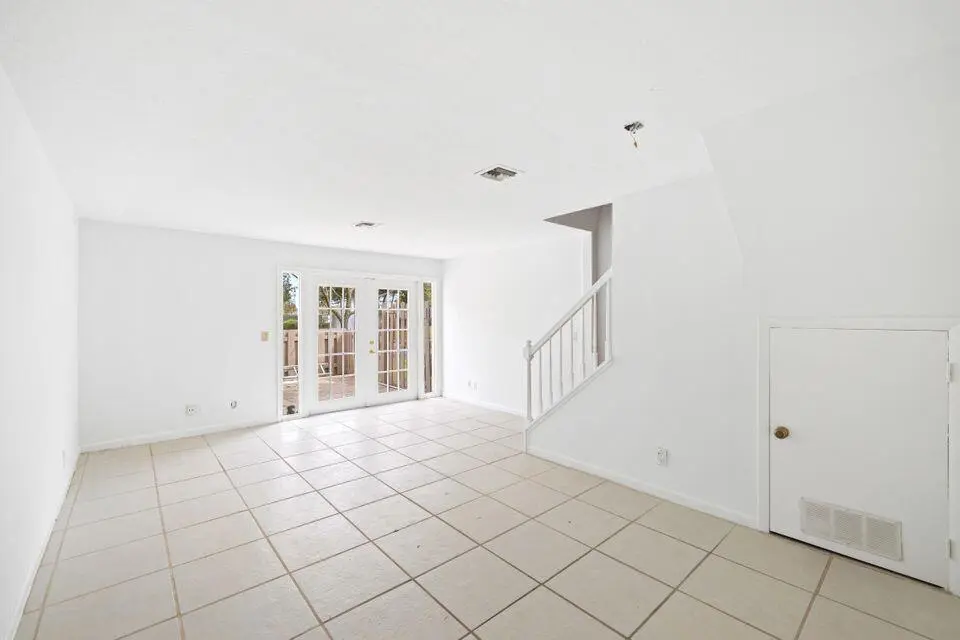 20220311160942821984000000-o at 217 Old English Drive, Jupiter