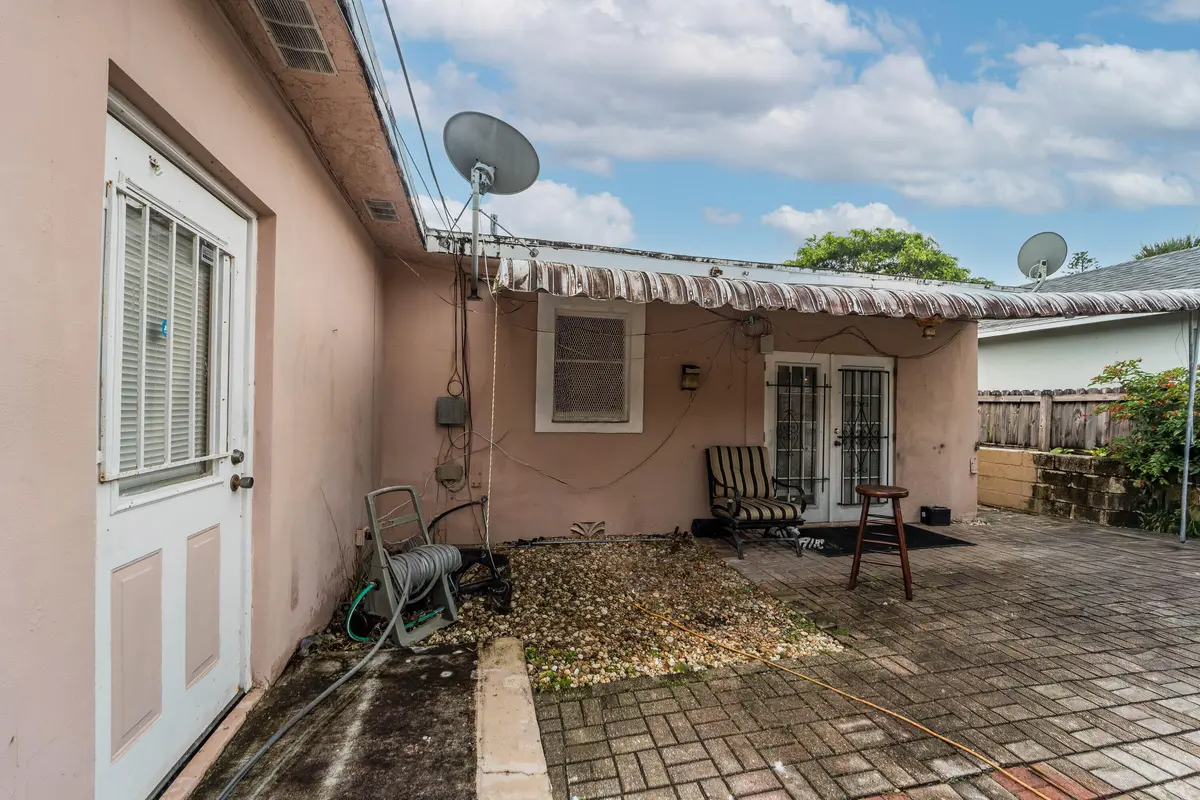 View of Back Patio at 521 26TH Street, West Palm Beach