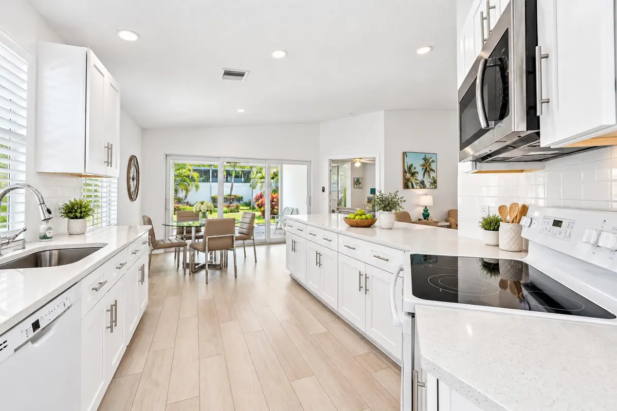 Kitchen at 8282 Old Forest Road, Palm Beach Gardens