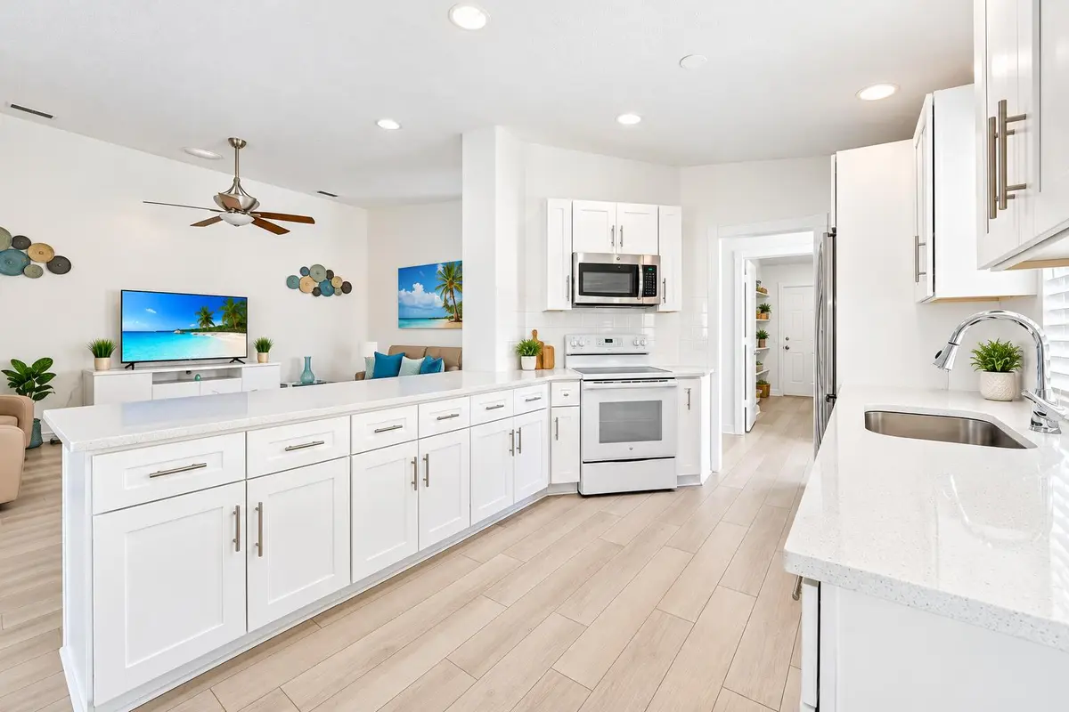 Kitchen at 8282 Old Forest Road, Palm Beach Gardens