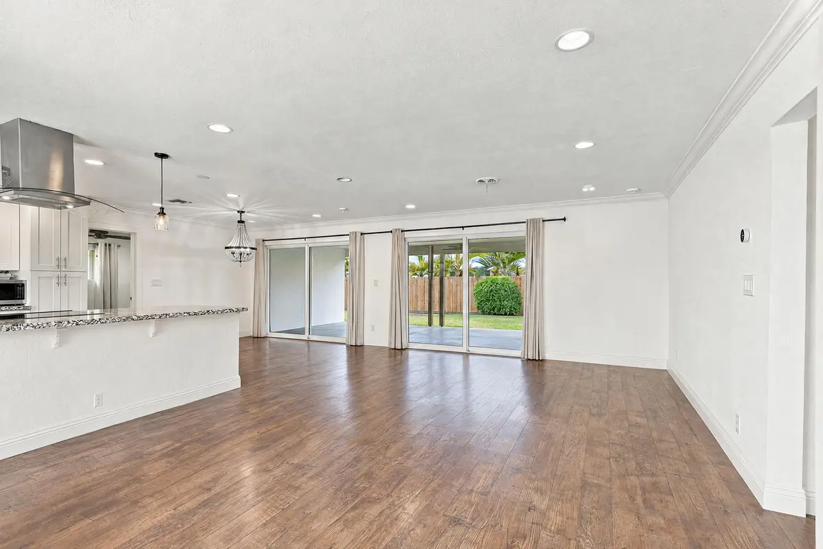 Entry at 612 NE 24th Avenue, Pompano Beach