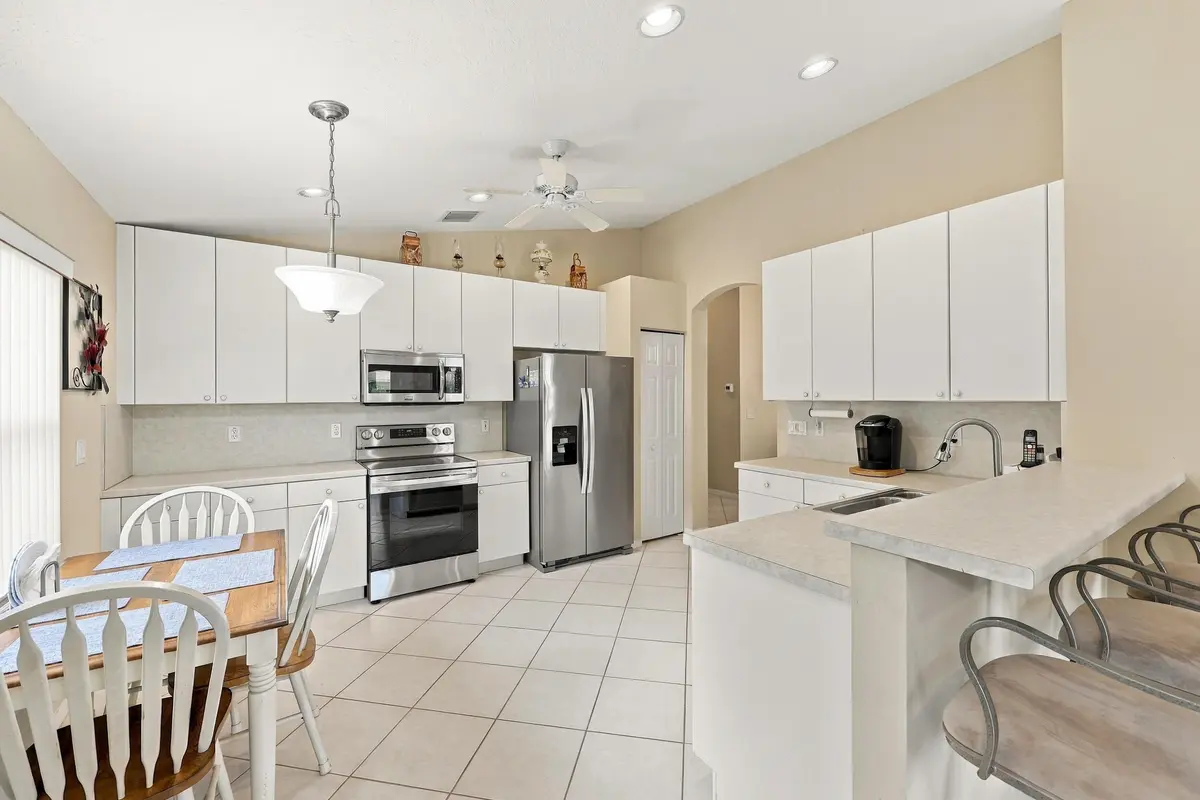 453A2299 at 7207 Lombardy Street, Boynton Beach