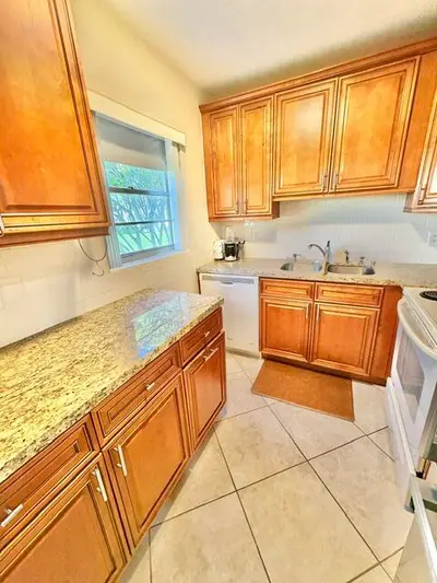 49 Norwich C, West Palm Beach – Condominium for sale