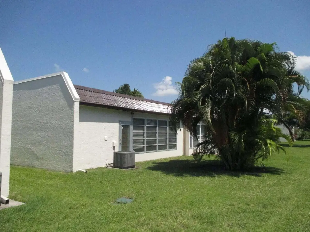 Exterior Rear at 194 LAKE SUSAN Lane, West Palm Beach