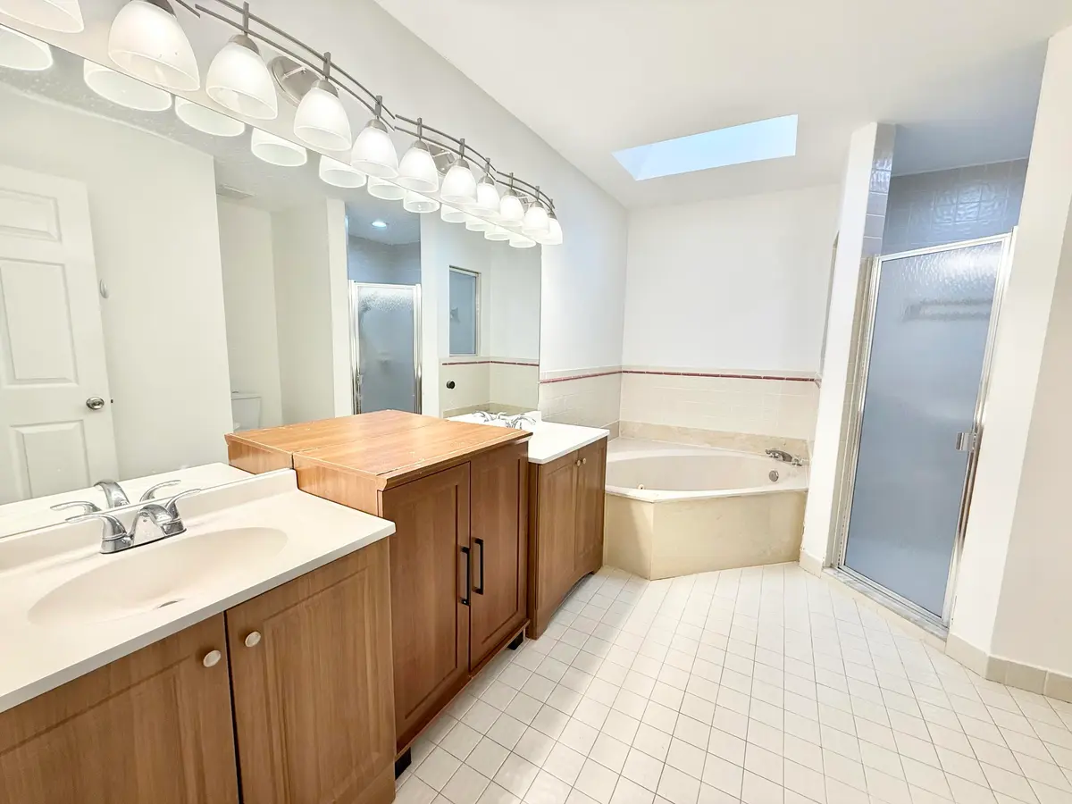 Master Bathroom at 10579 Pebble Cove Lane, Boca Raton