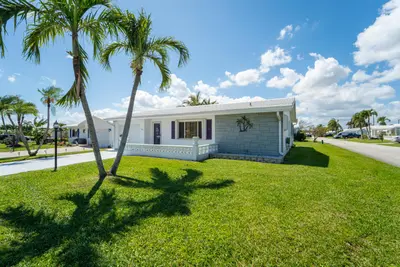 1601 SW 18TH Street, Boynton Beach – Single Family Residence for rent