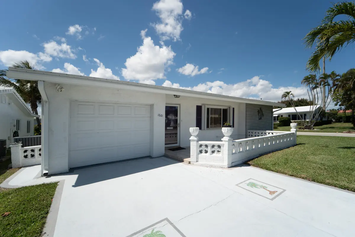 Great Patio at 1601 SW 18TH Street, Boynton Beach