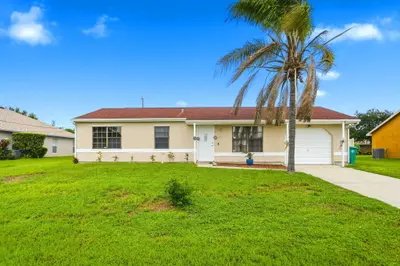 621 SW Stillman Avenue, Port St. Lucie – Single Family Residence for sale