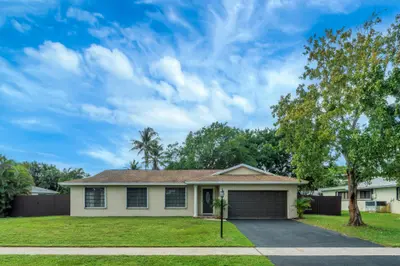 6030 SW 8TH Court, Plantation – Single Family Residence for sale