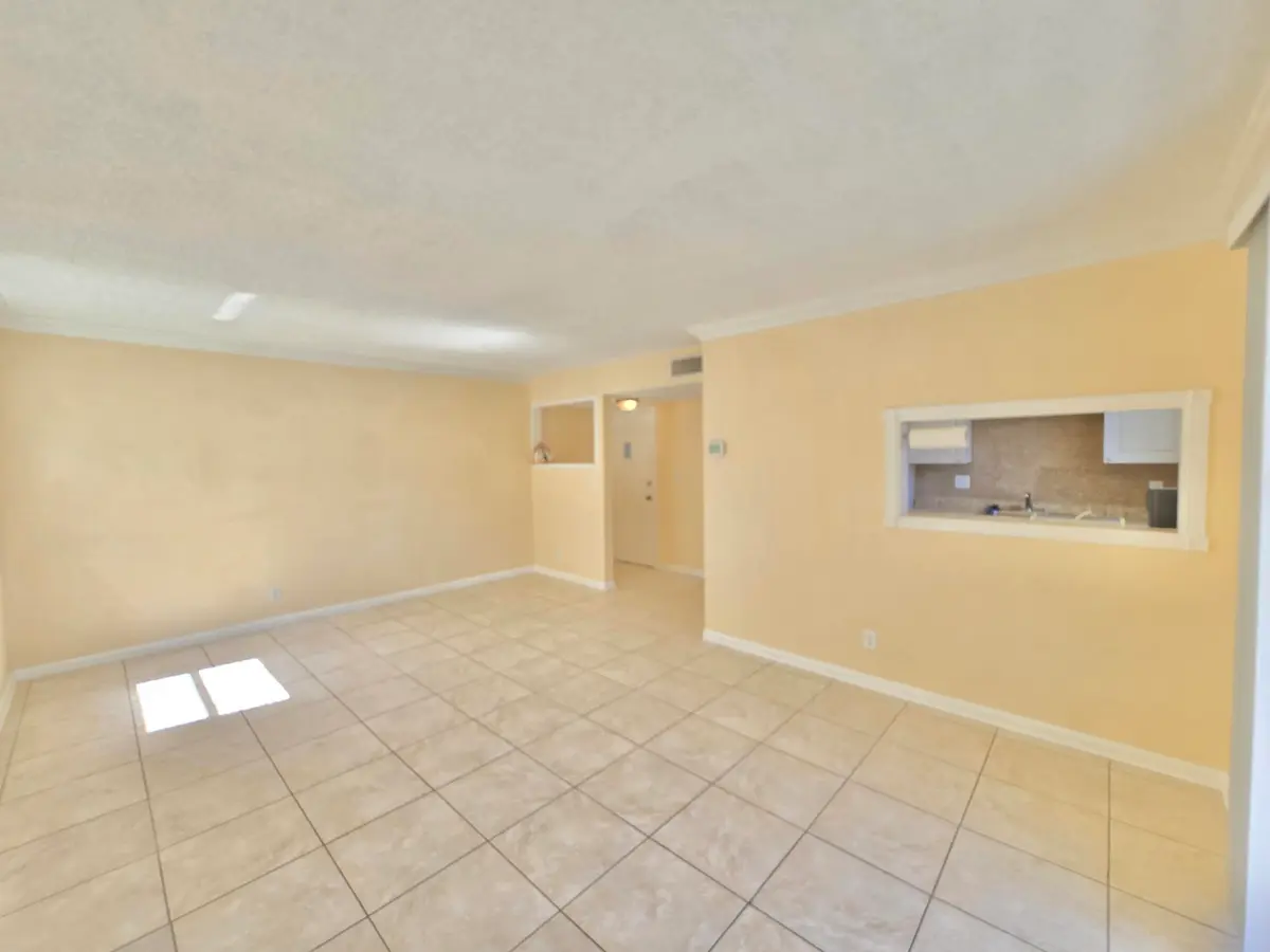 05f50017-e78e-4500-8f11-1f9119a65b32 at 104 SE 10TH Street 101, Deerfield Beach