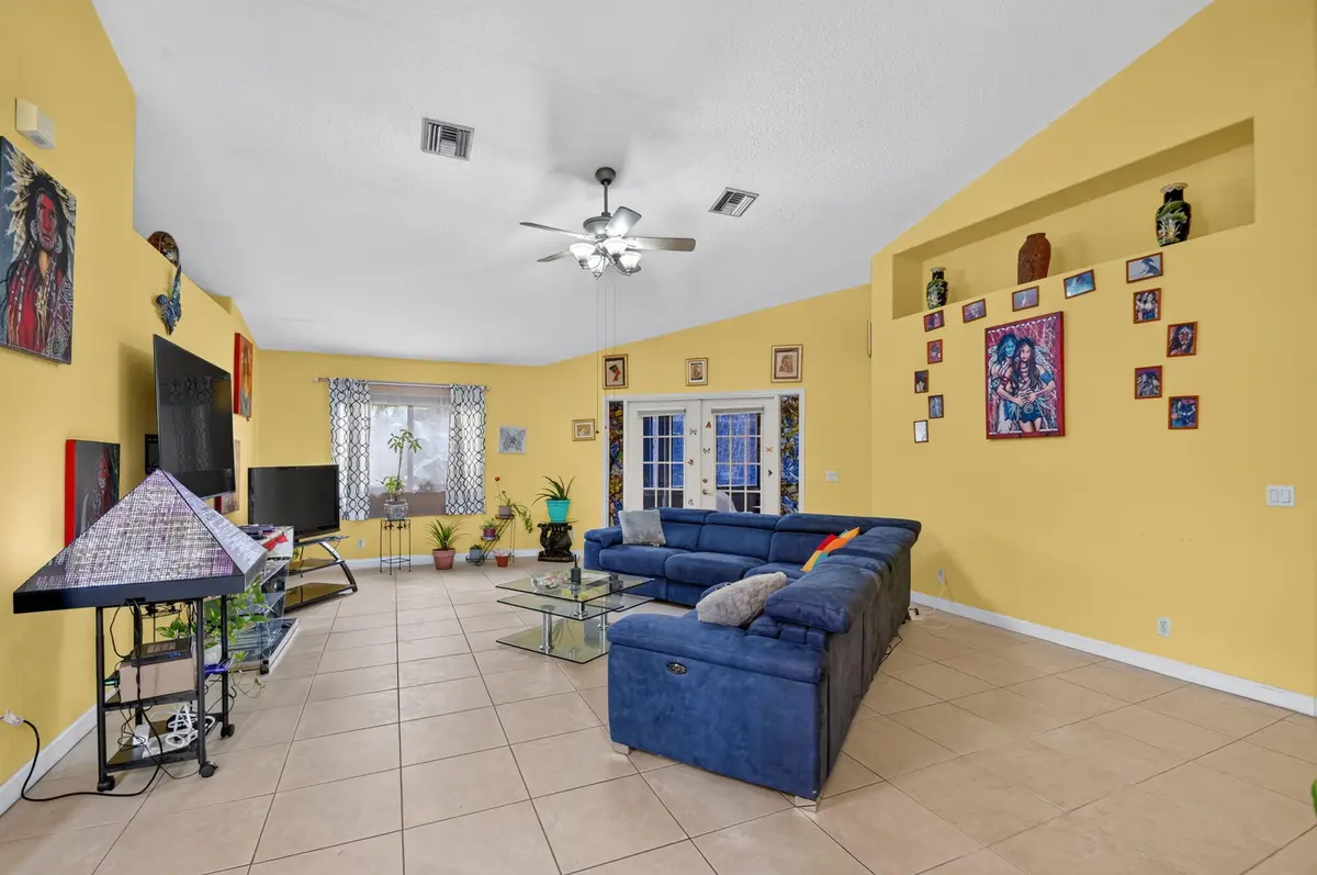 Living Area at 183 Island Way, Greenacres