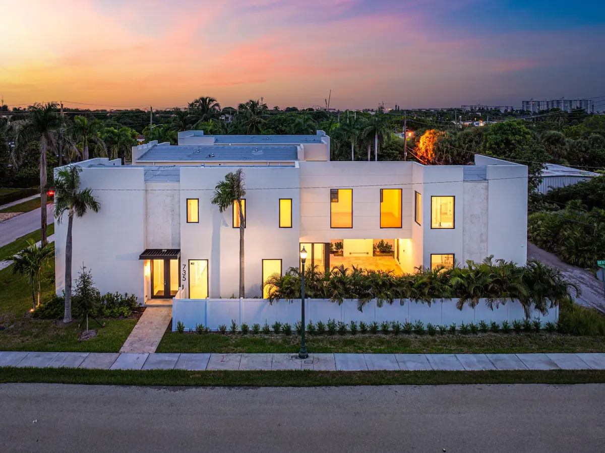 027-731Southeast4thAvenue-DelrayBeach-FL at 735 SE 4th Avenue, Delray Beach
