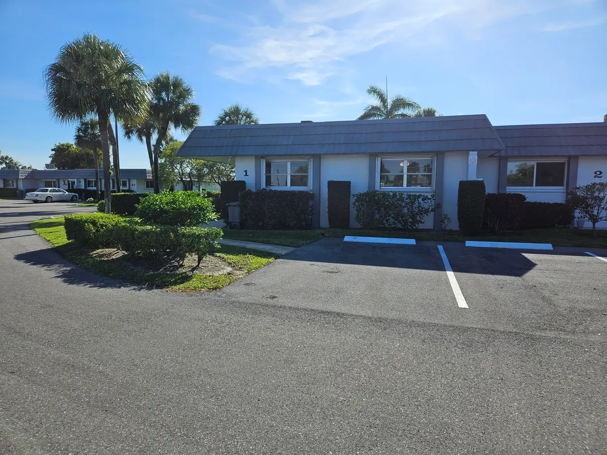 Front 2 parking at 2886 Fernley Drive 1, West Palm Beach
