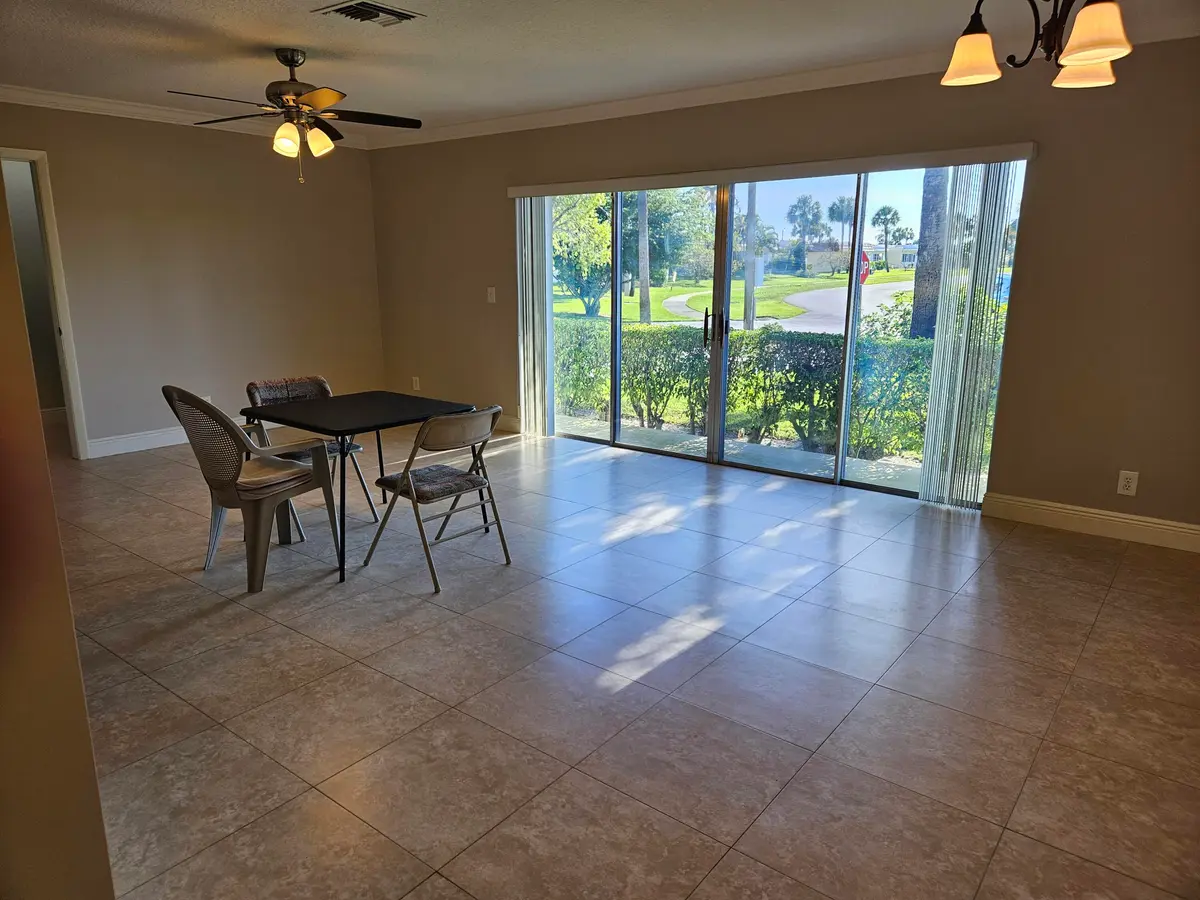 Family room at 2886 Fernley Drive 1, West Palm Beach