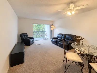 711 N Pine Island Road 204, Plantation – Condominium for rent