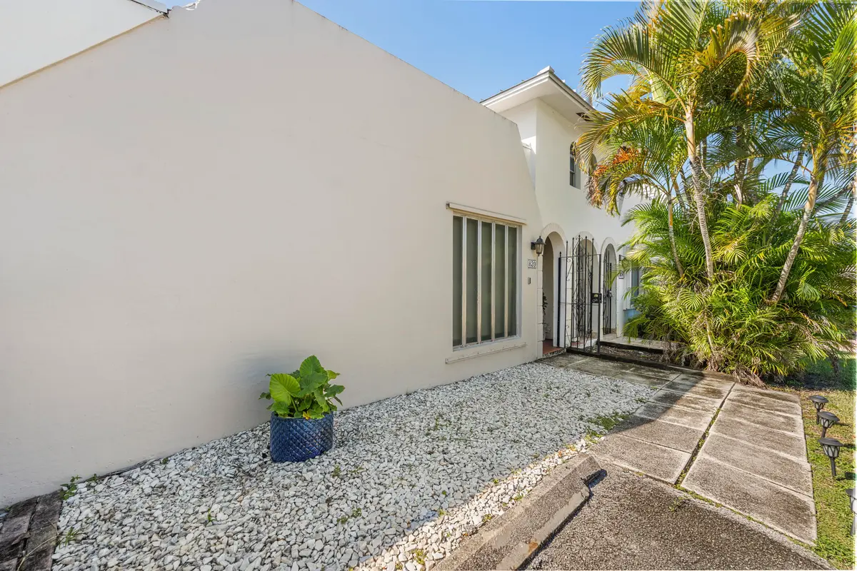DSC04958 at 820 SW 12TH Place, Fort Lauderdale