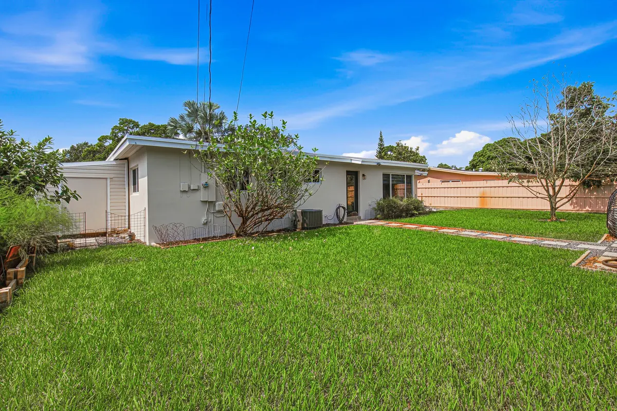 16-Backyard-B at 1530 SW 25TH Avenue, Fort Lauderdale