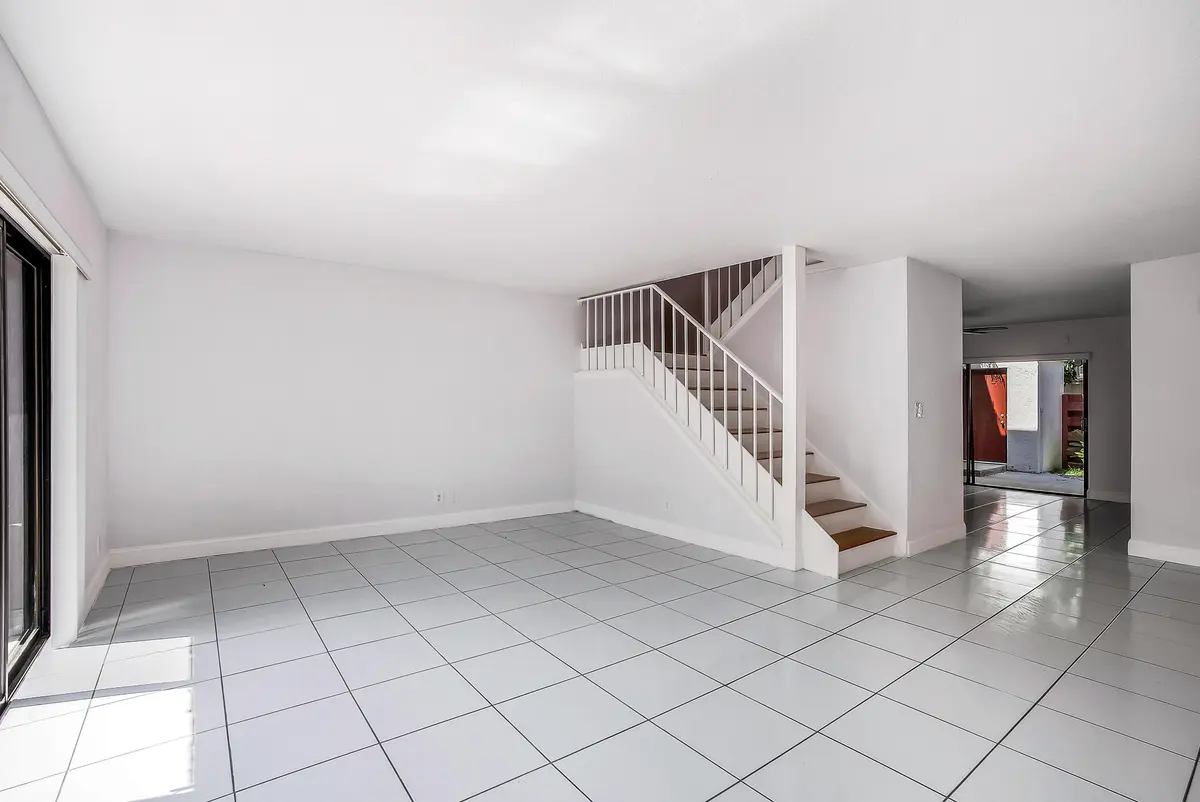 3015 Oaktree Lane, Hollywood, FL 33021 ( at 3015 OAKTREE Lane Unit 277, Hollywood