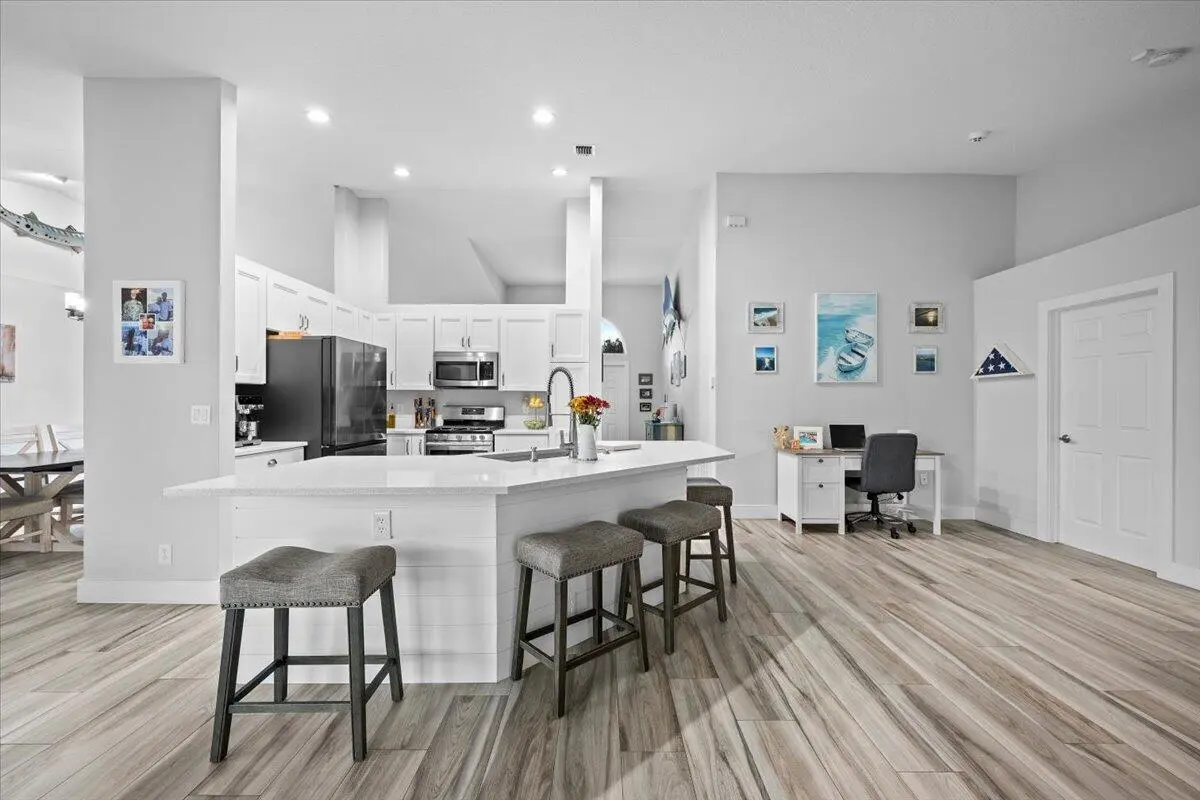 13-LUX_5584 at 264 MALIBU Circle, Greenacres