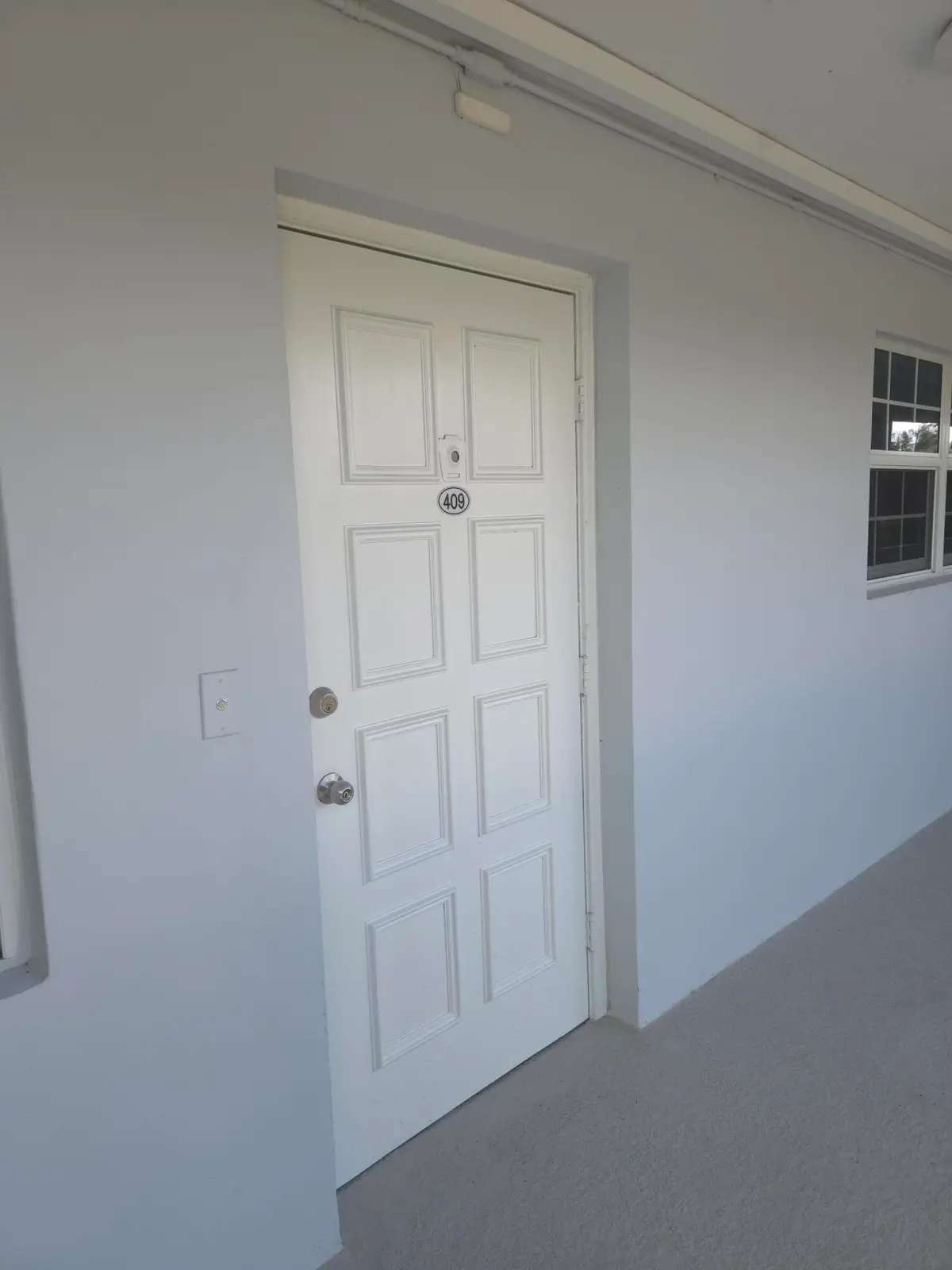 Open catwalk at 3150 N Course Lane 409, Pompano Beach