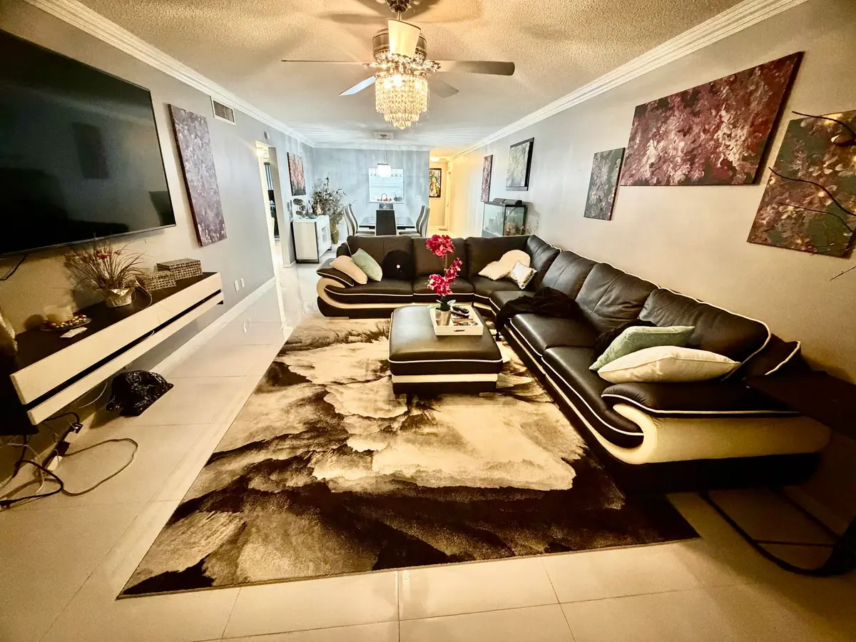 LIVING SPACE at 4401 MARTINIQUE Court H2, Coconut Creek