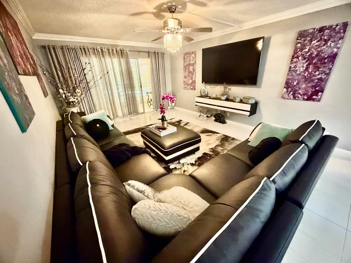 HUGE SMART TV! at 4401 MARTINIQUE Court H2, Coconut Creek