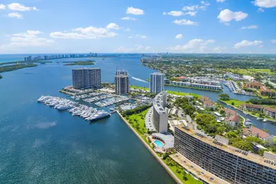 122 Lakeshore Drive G40, North Palm Beach – Condominium for sale