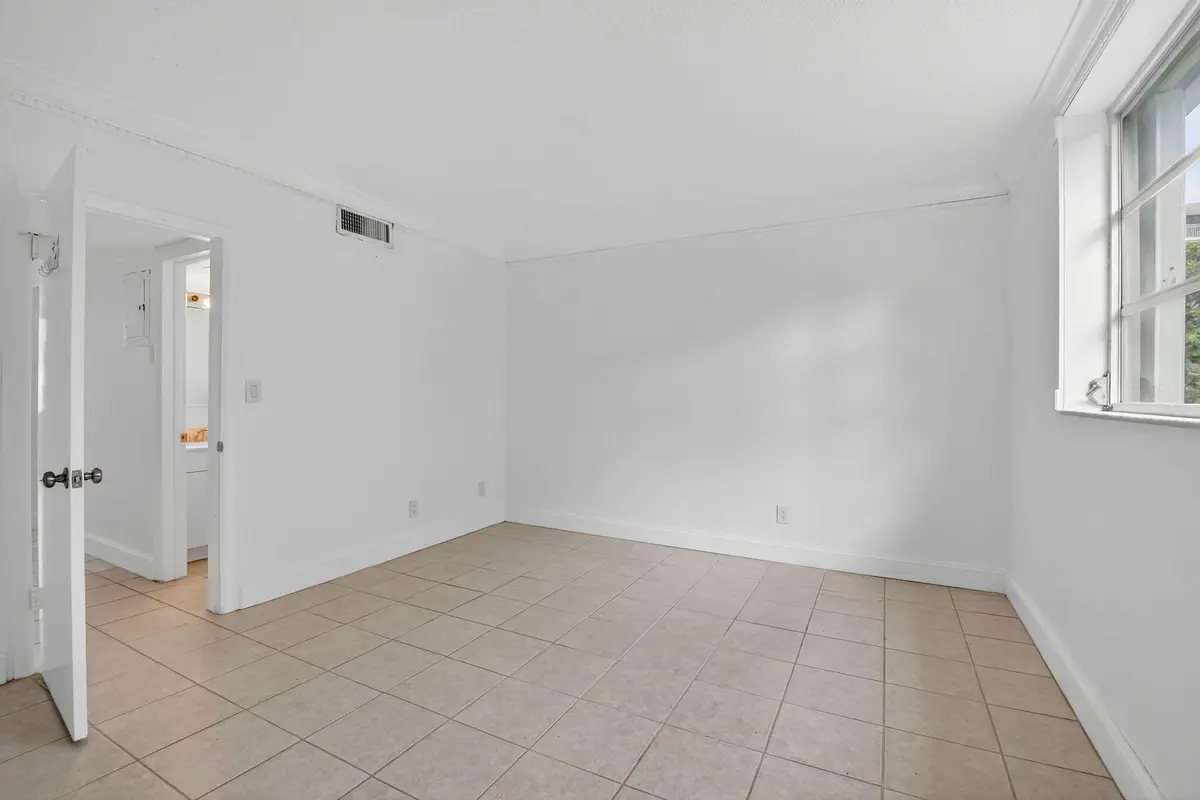 20251105144511623284000000-o at 2565 S OCEAN Boulevard 3140, Palm Beach