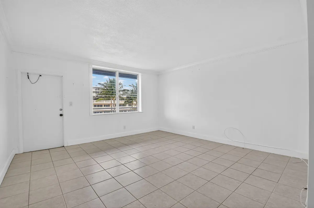 20251105144825338924000000-o at 2565 S OCEAN Boulevard 3140, Palm Beach