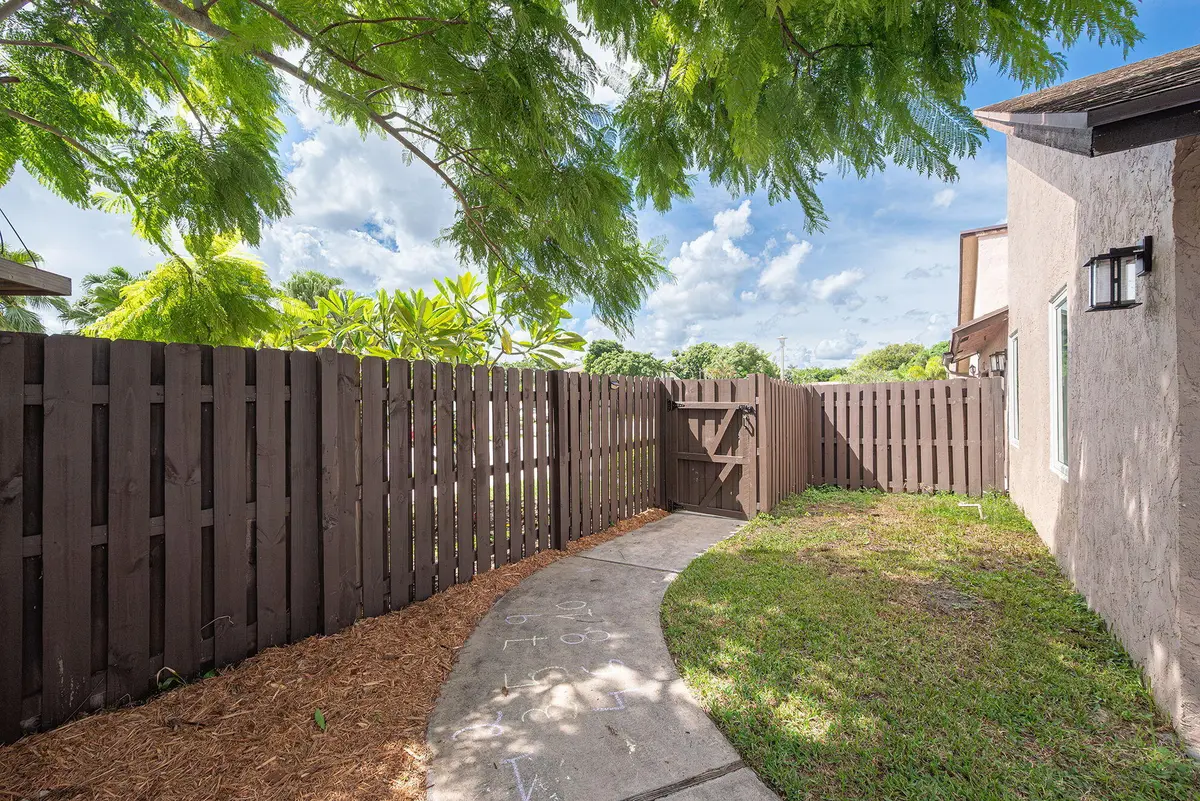 2815 SW 2ND Street, Delray Beach, FL – photo 2