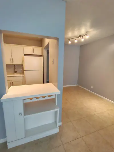 83 Easthampton D, West Palm Beach – Condominium for rent
