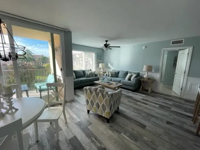 2 Pull out couches at 110 Villa Circle 110, Boynton Beach
