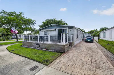 3000 SW 51st Street, Fort Lauderdale – Single Family Residence for sale