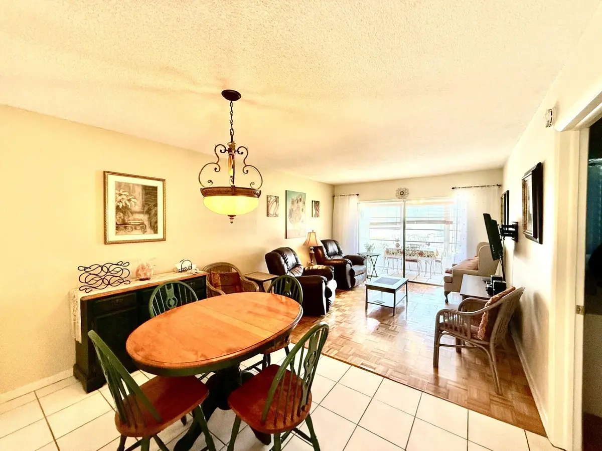 26dbe592-887e-4074-ada7-9c23041602bc at 2991 NW 46TH Avenue 207, Lauderdale Lakes
