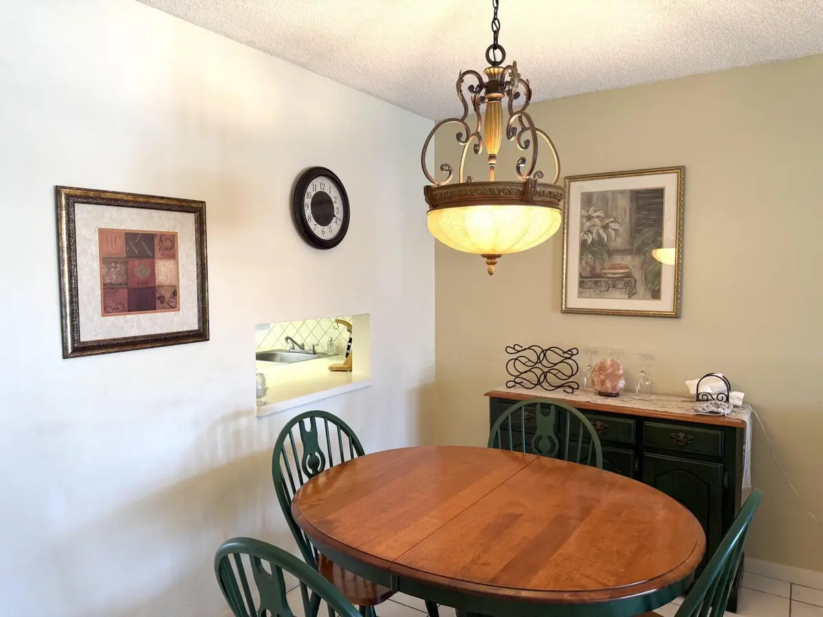 00276509-b51b-4164-a4f0-07ce3290dcaa at 2991 NW 46TH Avenue 207, Lauderdale Lakes