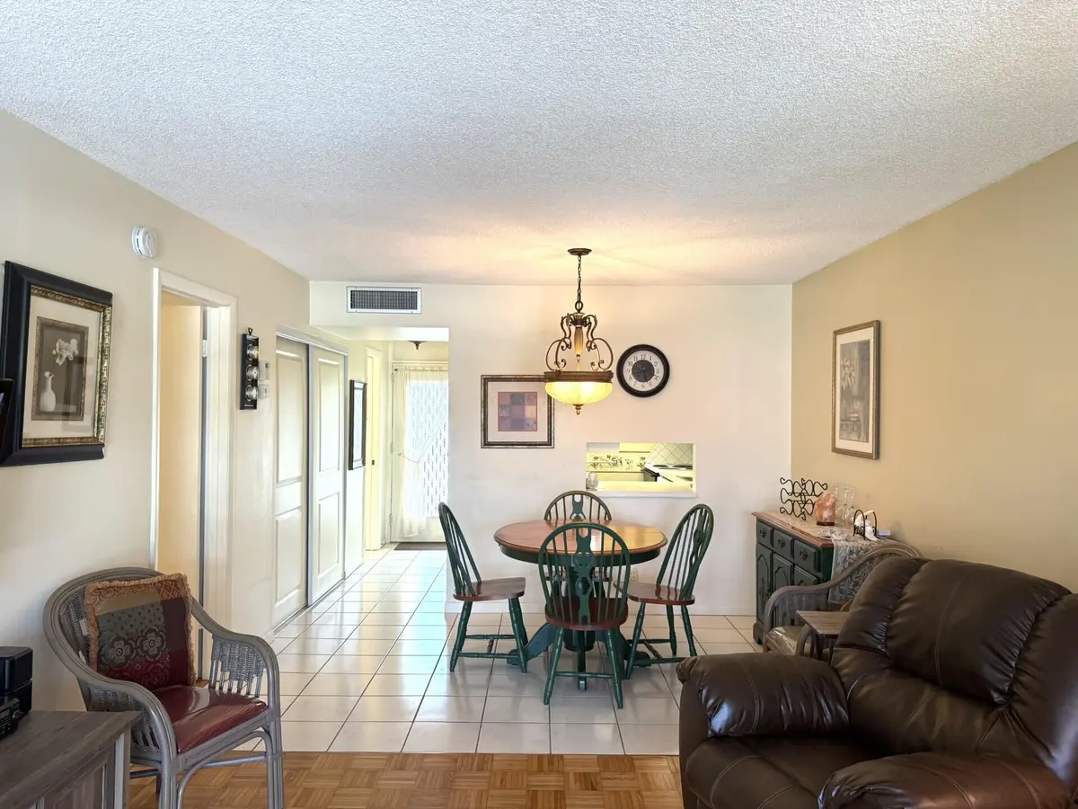 44c1f03e-44dd-4110-a6d2-f7f1ca1641e6 at 2991 NW 46TH Avenue 207, Lauderdale Lakes