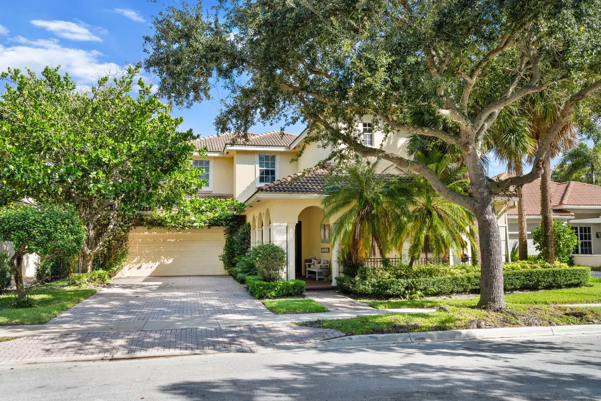 Exterior at 182 Via Veracruz, Jupiter
