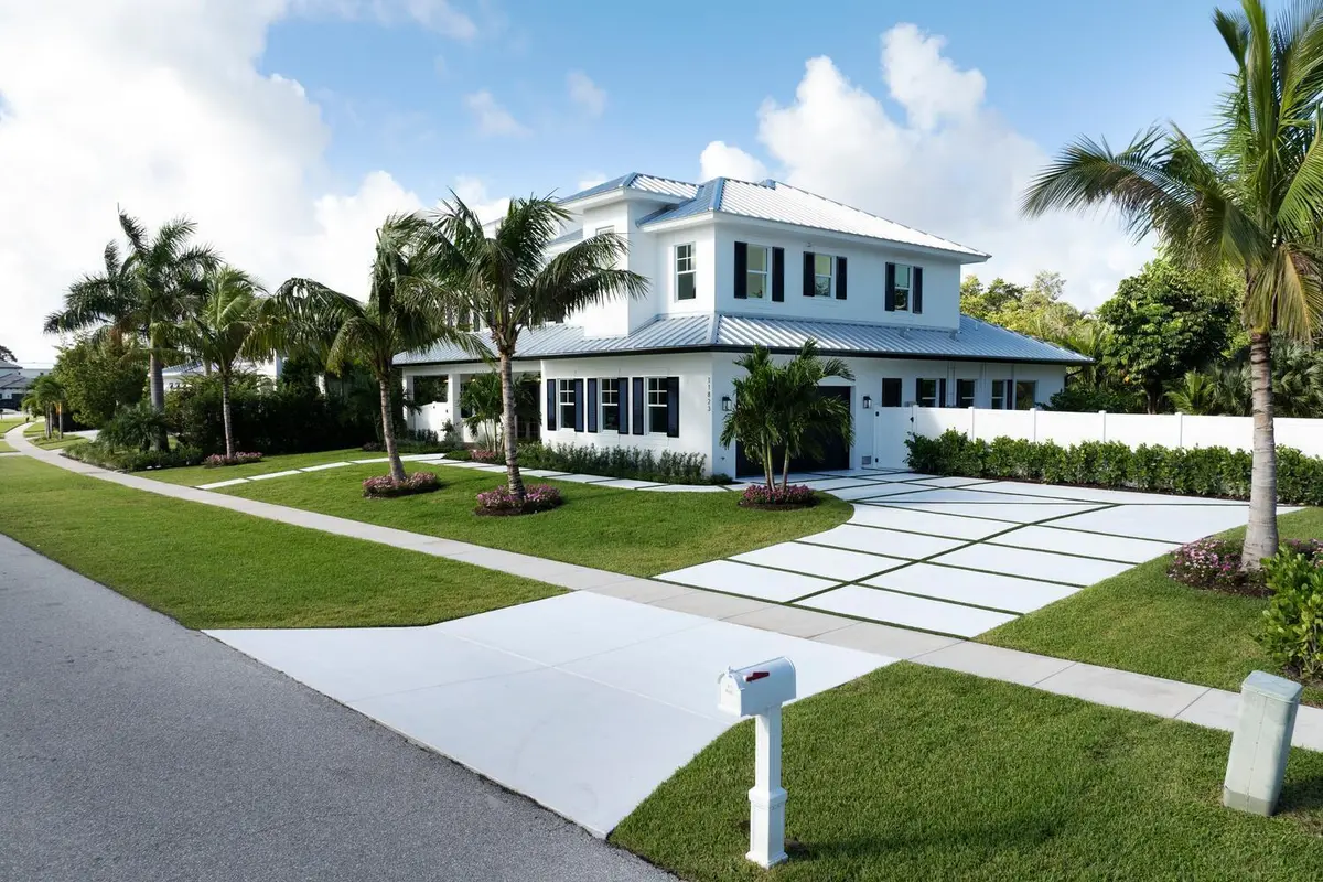 11823 Lake Shore Pl North Palm-large-002 at 11823 LAKE SHORE Place, North Palm Beach