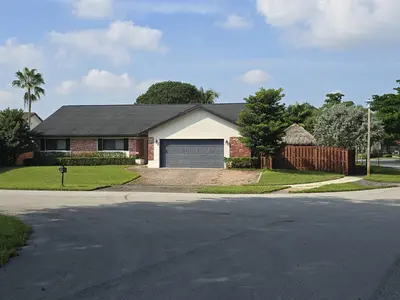 1630 NW 118th Terrace, Pembroke Pines – Single Family Residence for sale