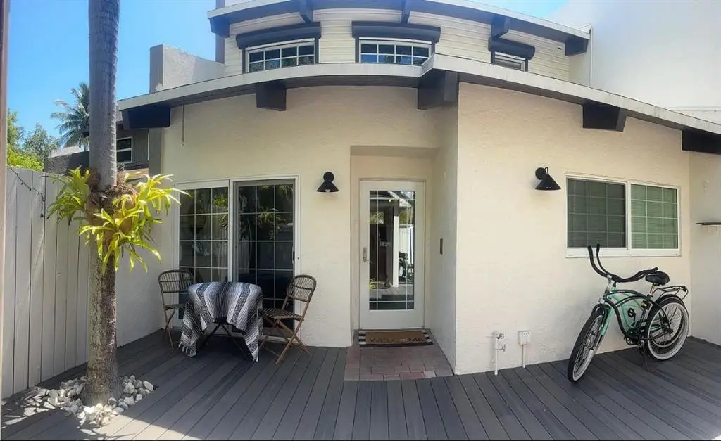 224 front access at 224 NE 16th Terrace, Fort Lauderdale