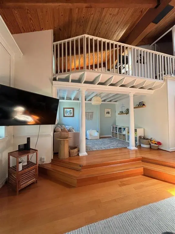 224 living at 224 NE 16th Terrace, Fort Lauderdale