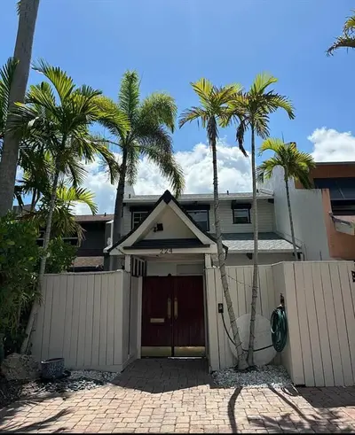 224 NE 16th Terrace, Fort Lauderdale – Townhouse for rent