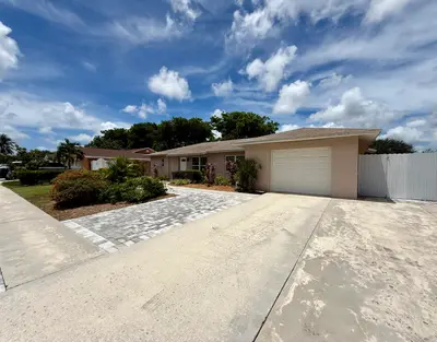 1403 W Libby Drive, West Palm Beach – Single Family Residence for rent