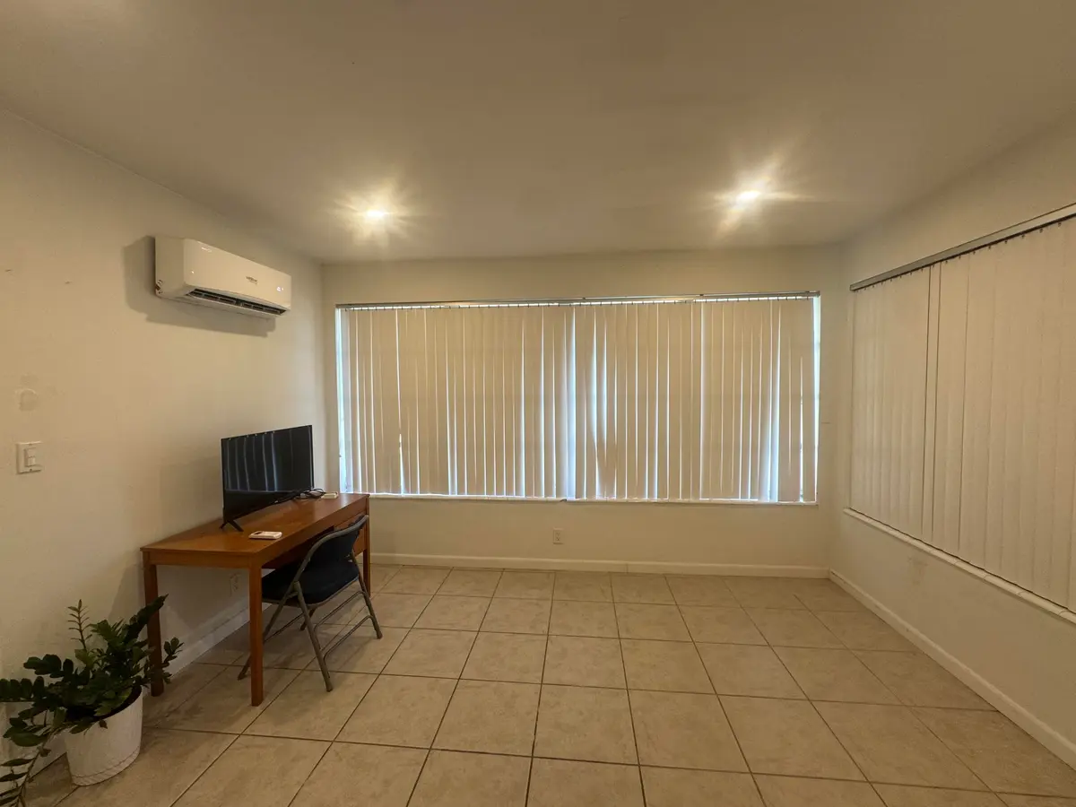IMG_6002 at 1431 NW 79TH Way, Pembroke Pines
