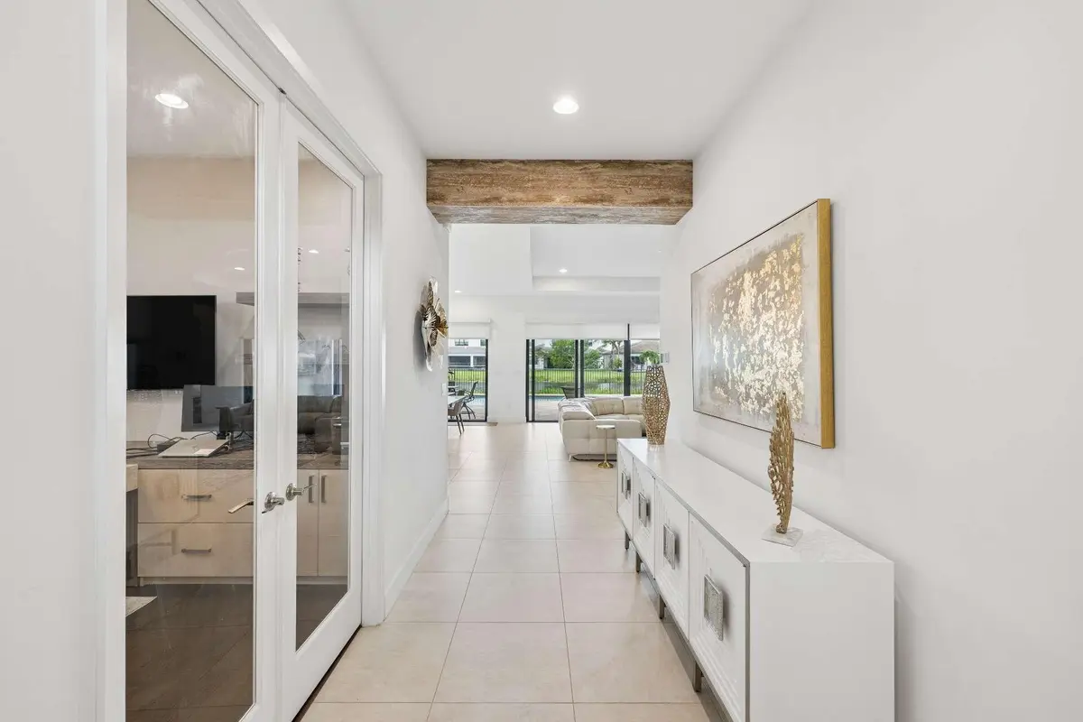 ENTRY HALLWAY at 17071 Rainbow Falls Trail, Boca Raton