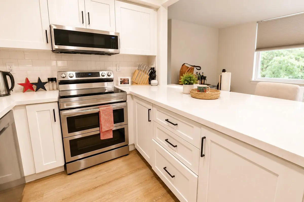 Kitchen at 9491 EVERGREEN Place 307, Davie