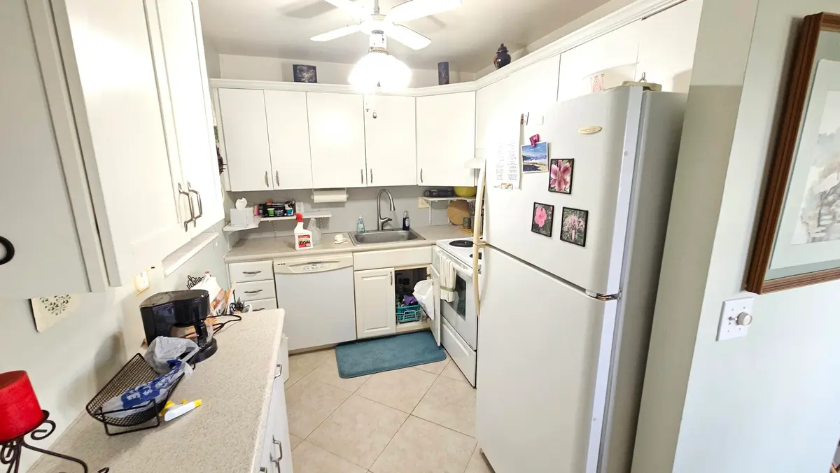 104 kitchen at 800 W HORIZONS 104, Boynton Beach