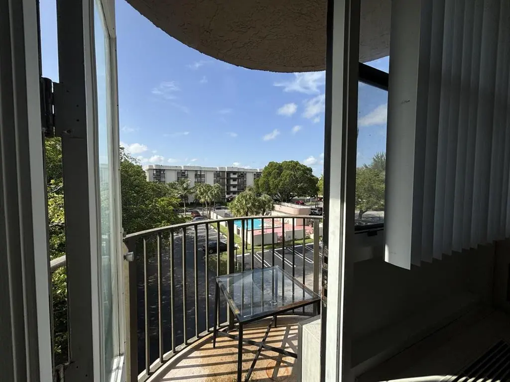t1 at 2771 RIVERSIDE Drive 403-A, Coral Springs