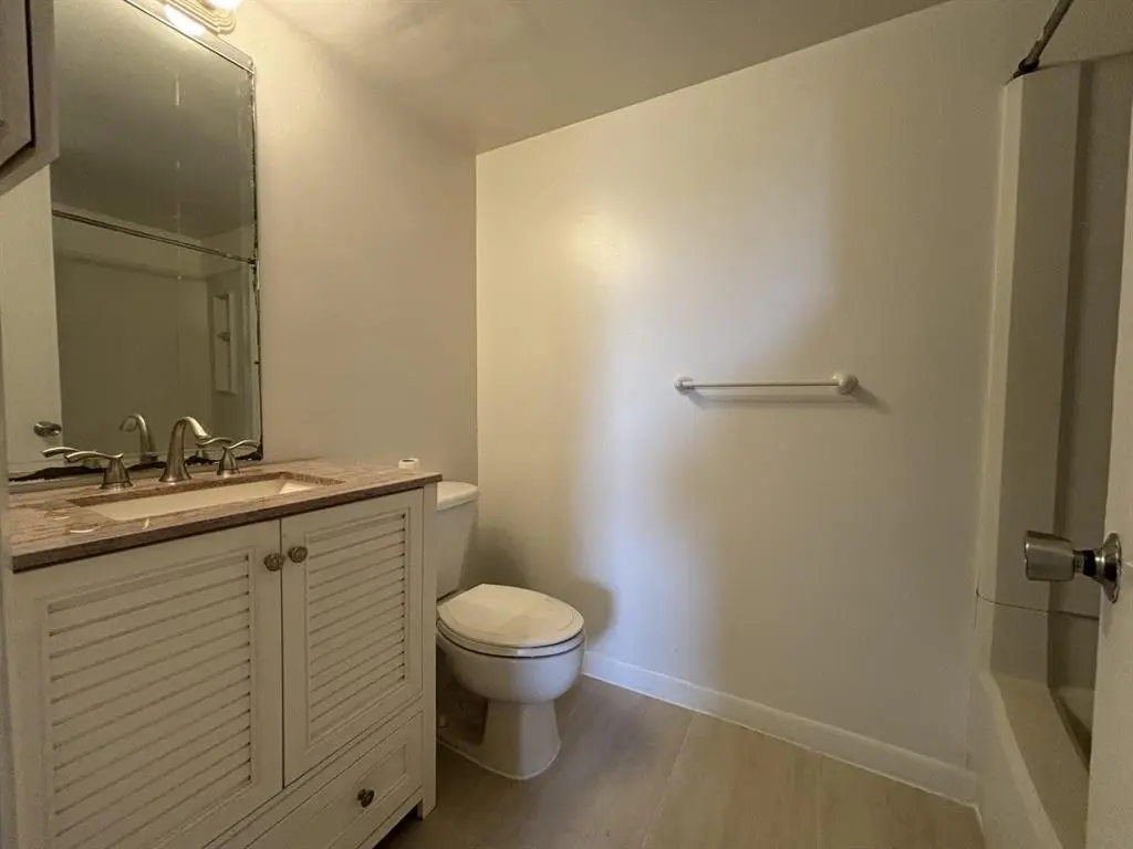 t7 at 2771 RIVERSIDE Drive 403-A, Coral Springs